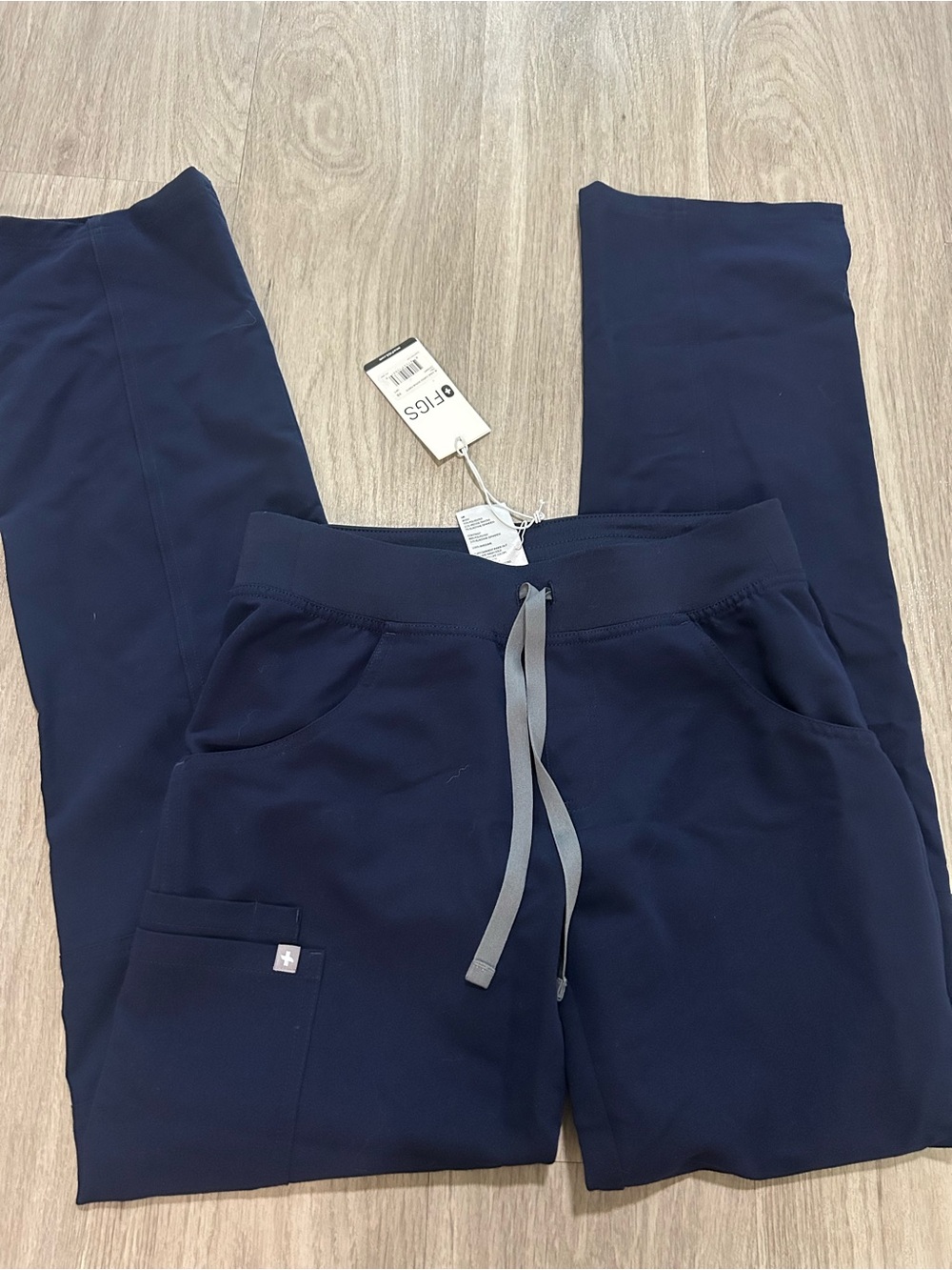 FIGS Kade Cargo Scrub Pants Womens XS Tall Navy Blue Straight Leg NWT retail $52